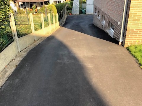 Asfaltering van een oprit